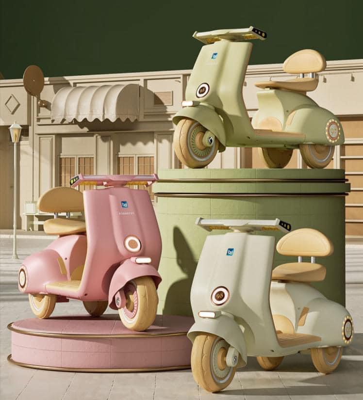 TẶNG NGAY 1 XE MÁY ĐIỆN SIÊU SIÊU XỊN SÒ CHO BÉ KHI MUA 12 LON SỮA I AM CHOOK